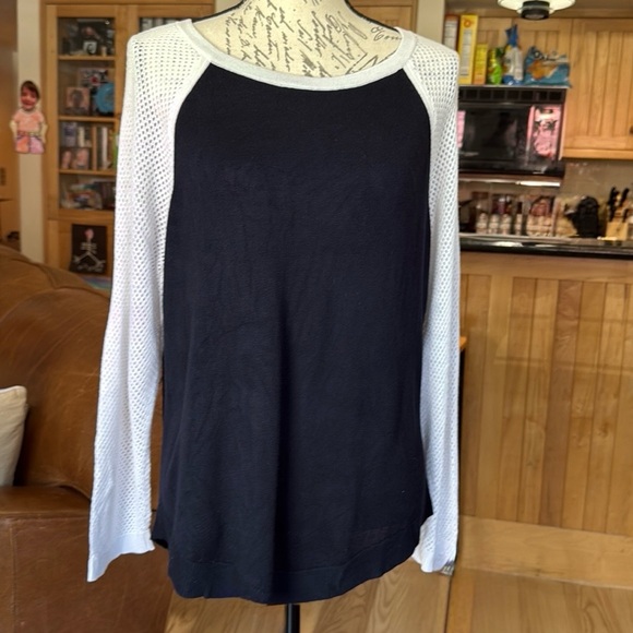 Rag & Bone, Lexie Colorblocked, Dark Navy & White Cut Out, 3/4 Sleeve’s. Large - Picture 10 of 15